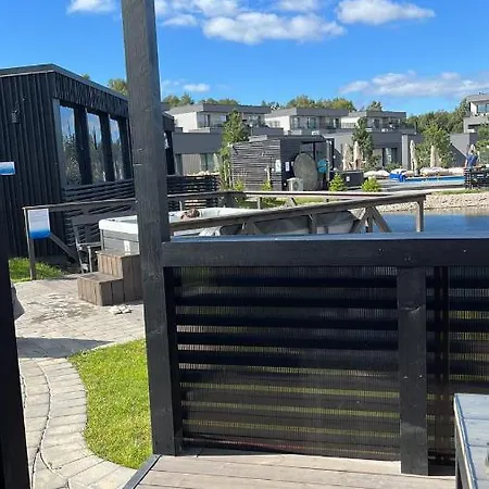 Venedu Apartament, Mano Jura 2, Kunigiskiai  *